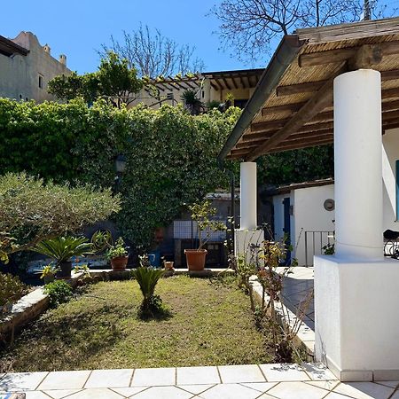 Villa 'A Pisa Lipari  Buitenkant foto