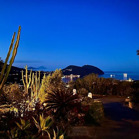 Villa 'A Pisa Lipari  Buitenkant foto