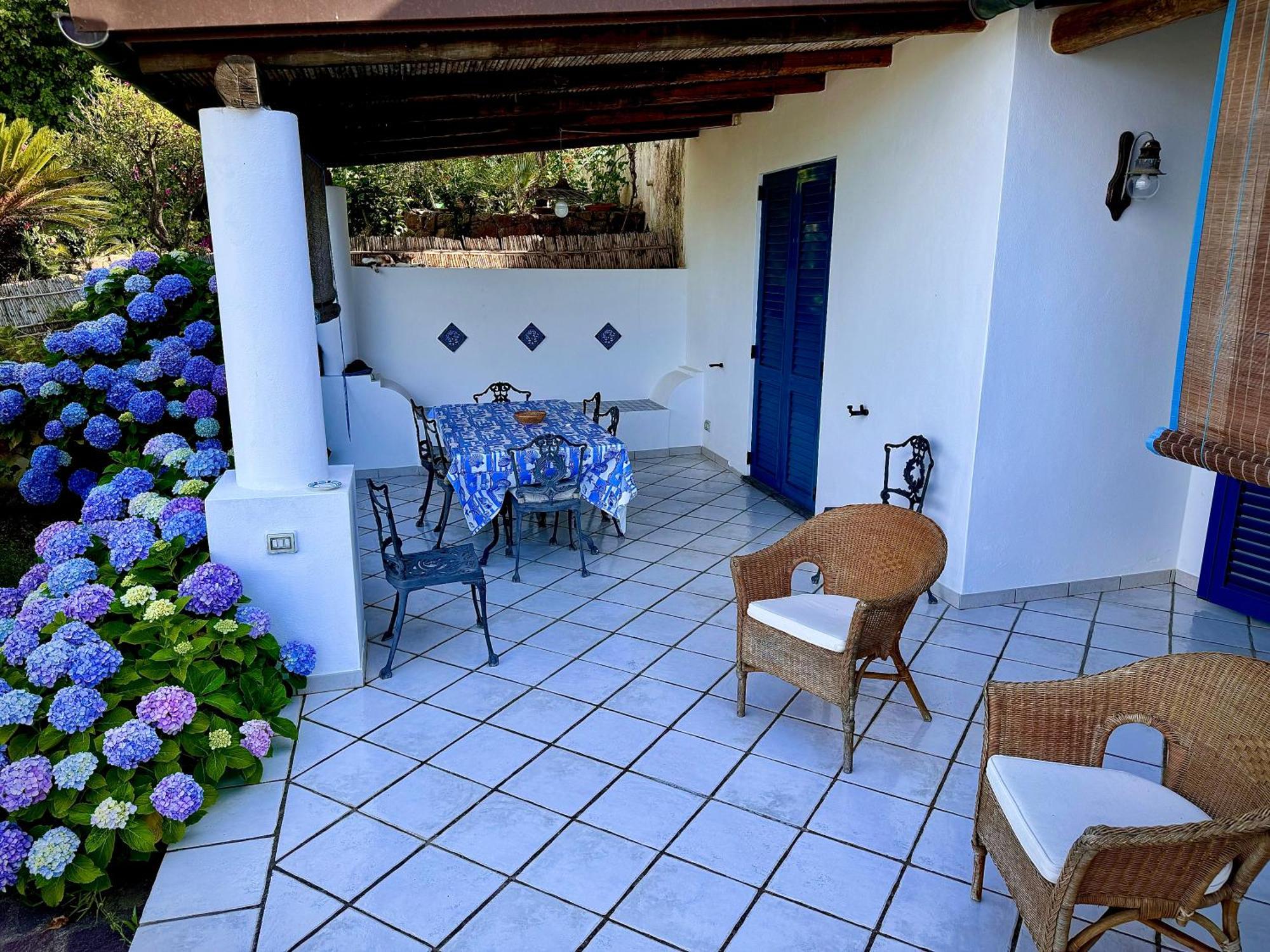 Villa 'A Pisa Lipari  Buitenkant foto