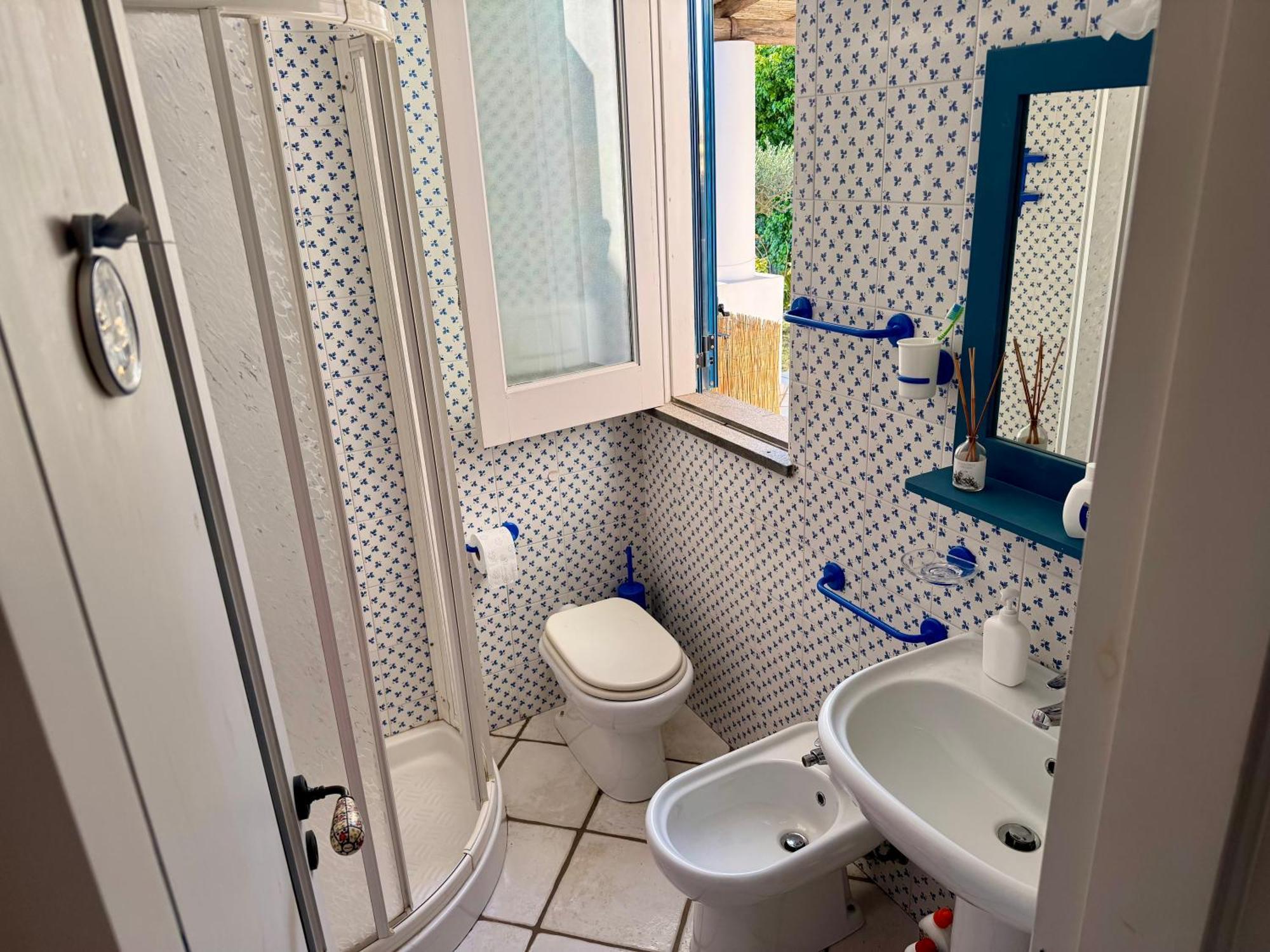 Villa 'A Pisa Lipari  Buitenkant foto