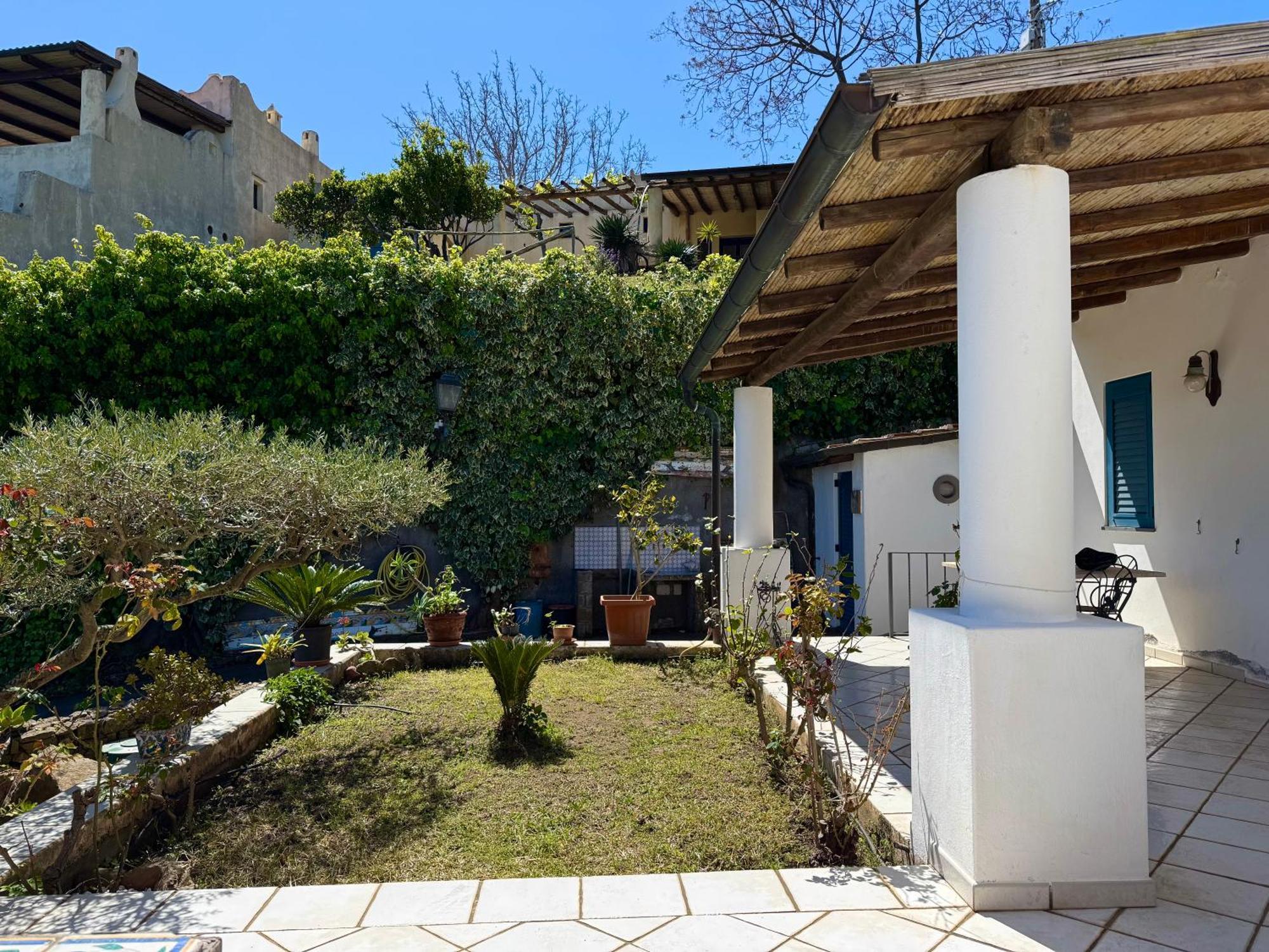 Villa 'A Pisa Lipari  Buitenkant foto
