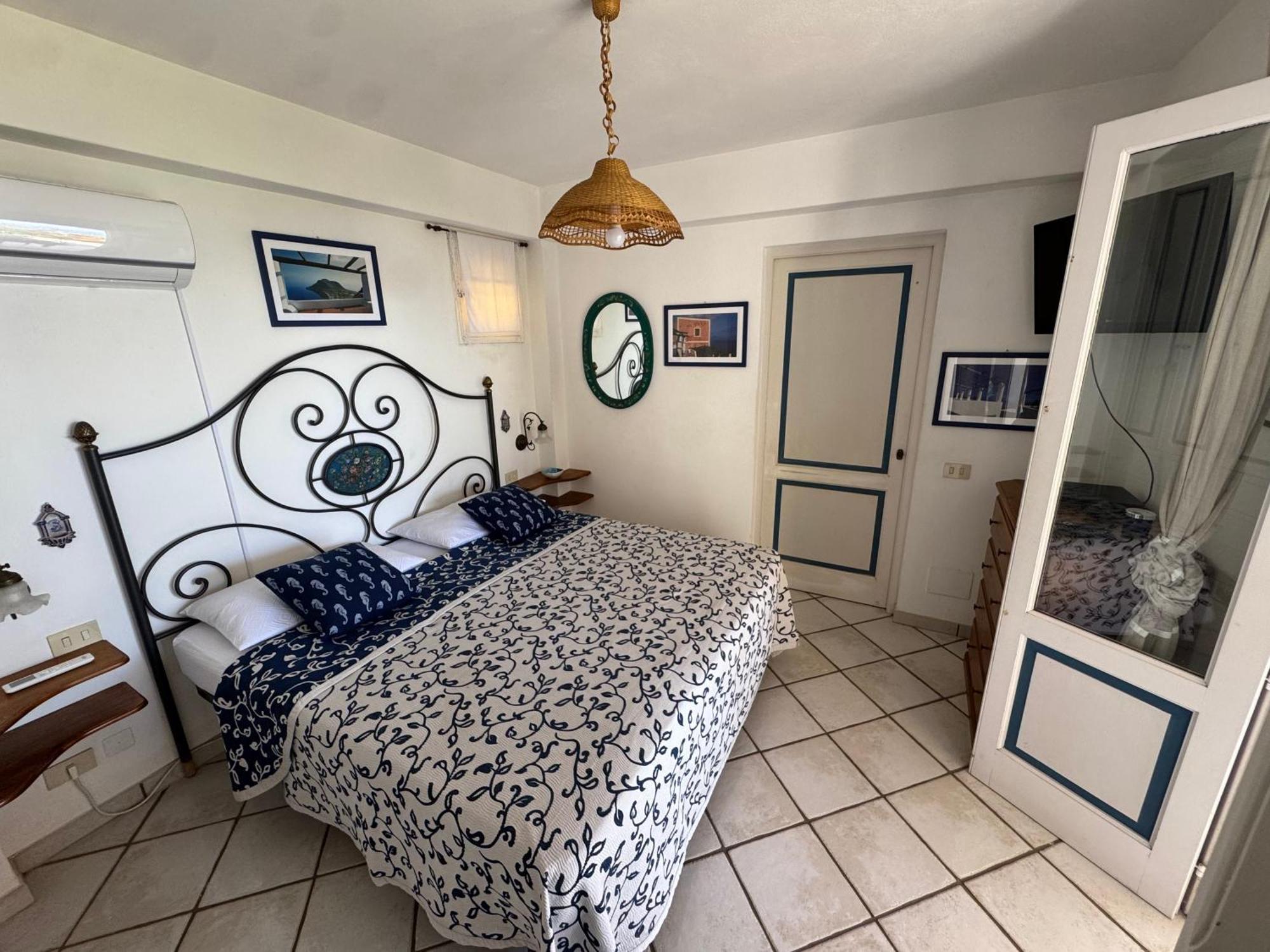 Villa 'A Pisa Lipari  Buitenkant foto