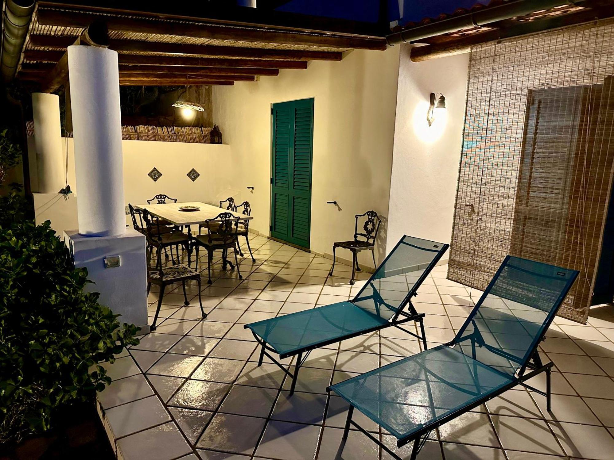Villa 'A Pisa Lipari  Buitenkant foto