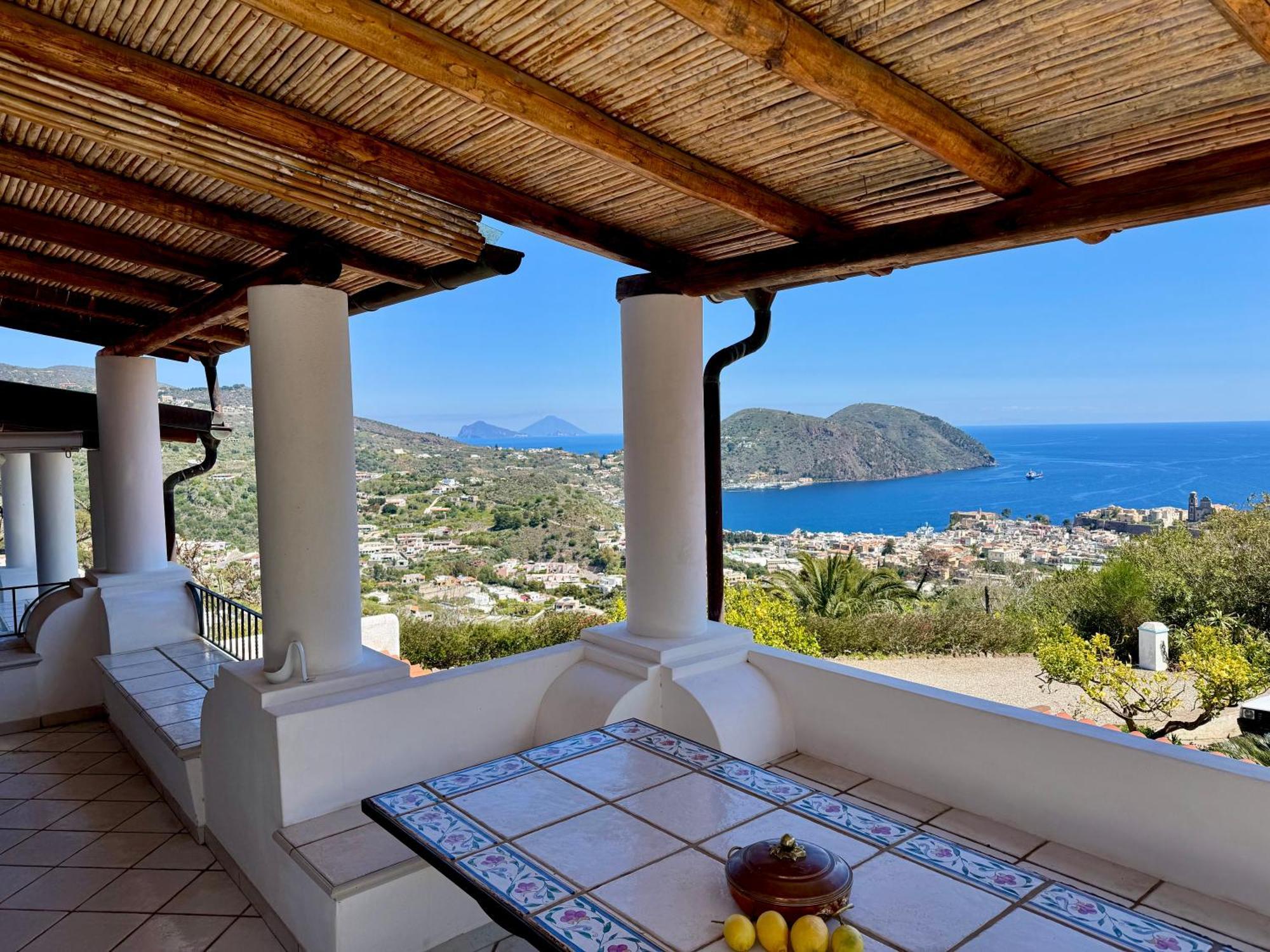 Villa 'A Pisa Lipari  Buitenkant foto